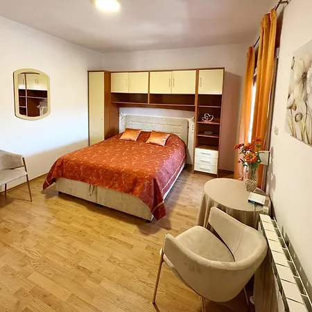 Mimi Gasthof Krk Town